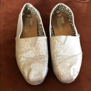 Glittery Sliver Toms💕